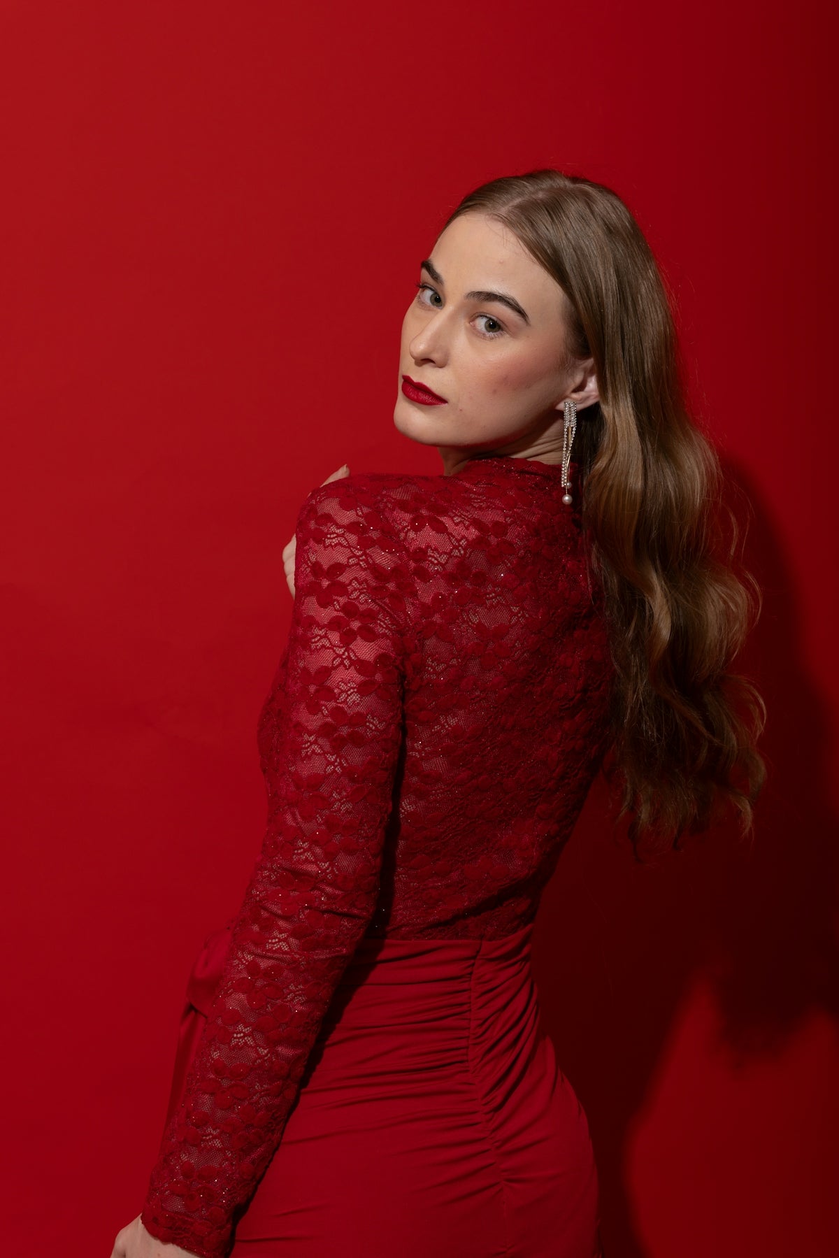 Elevate Your Look with Season Outwear and Elegant Dresses  Vestir en Moda