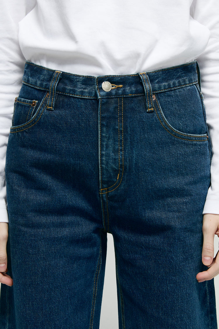 Slope Curve Jeans