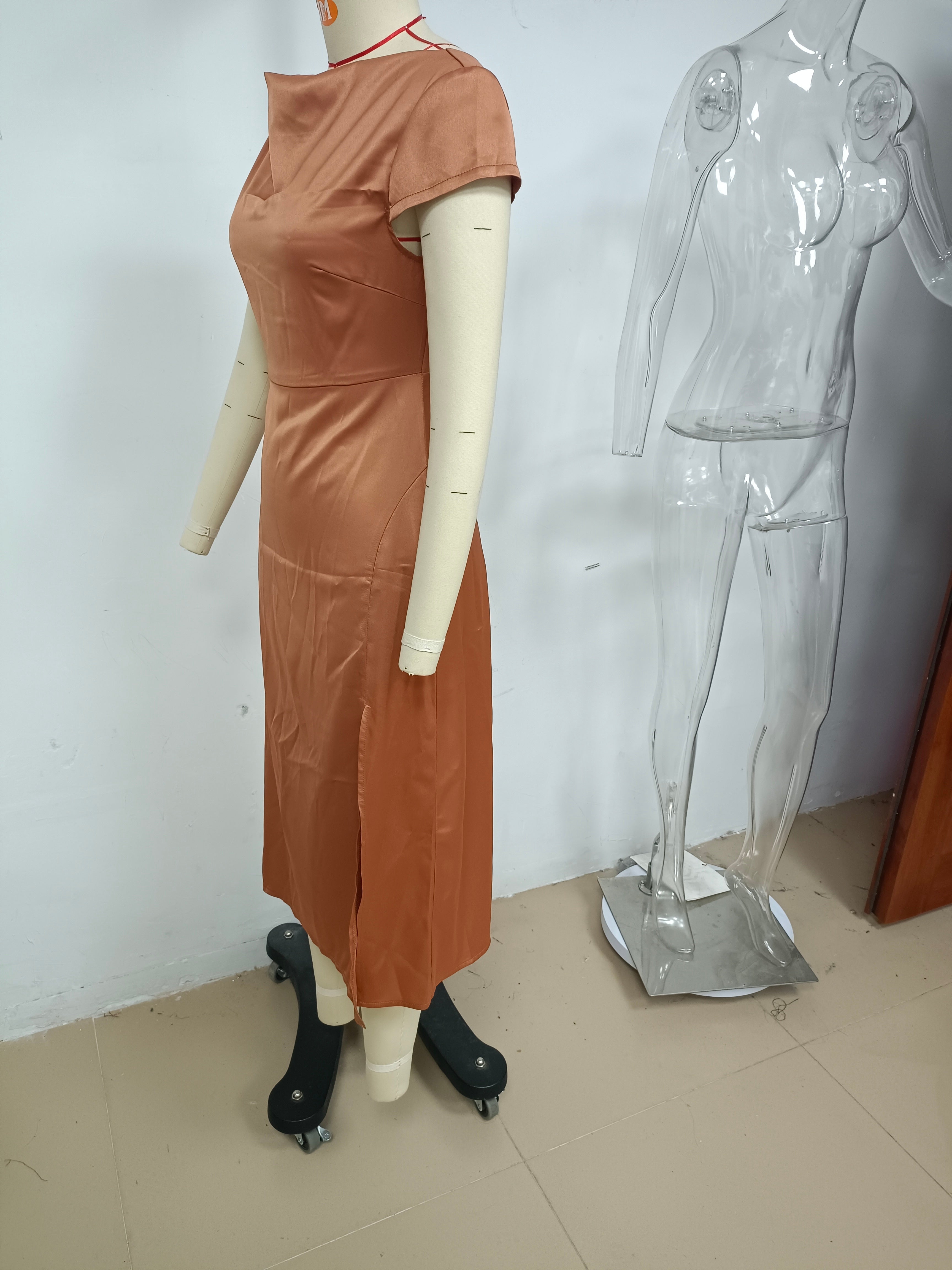 Edgewater Solid Color Swing Collar Back Twist Hollow Out Mid Length Dress