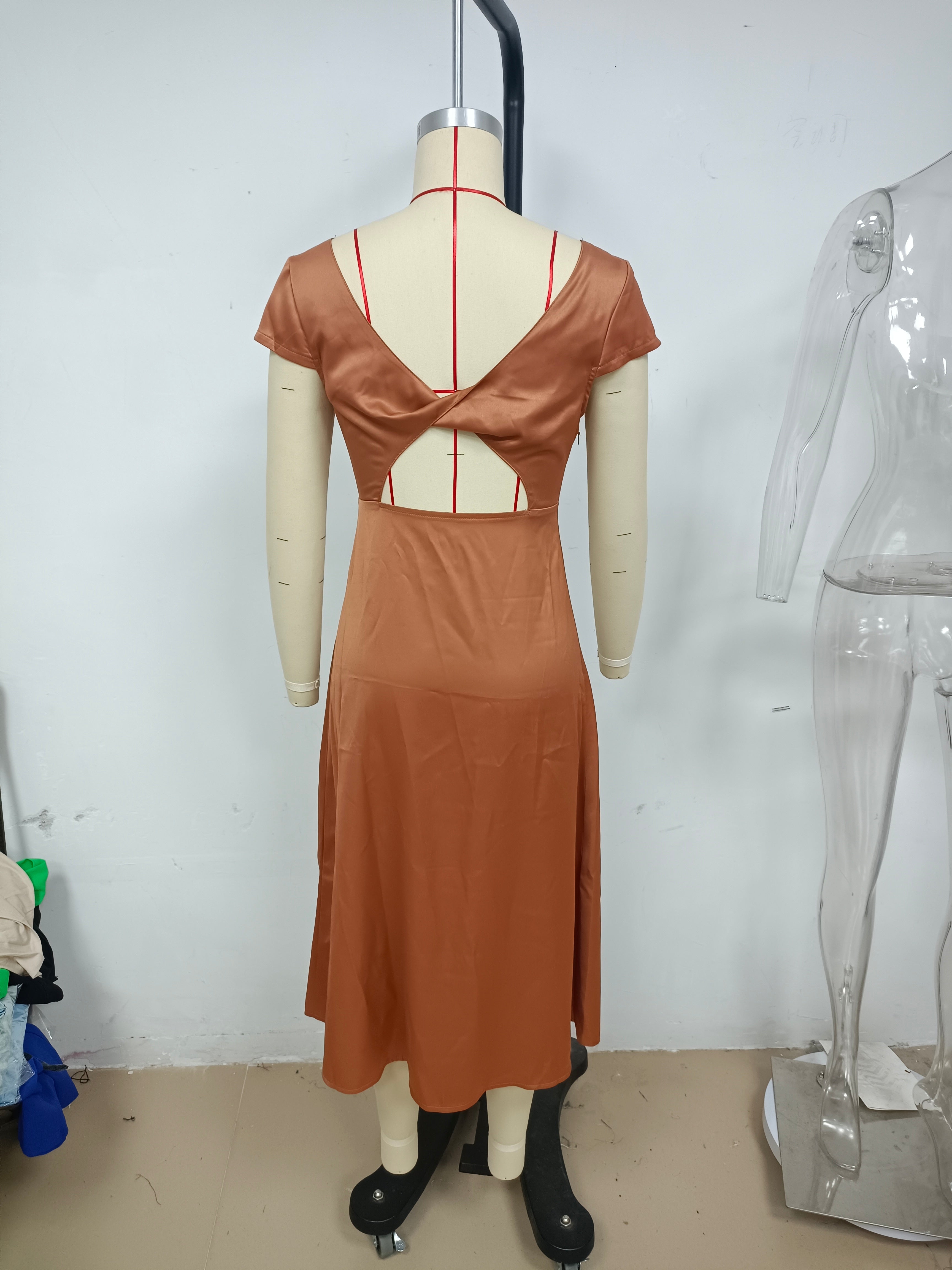 Edgewater Solid Color Swing Collar Back Twist Hollow Out Mid Length Dress