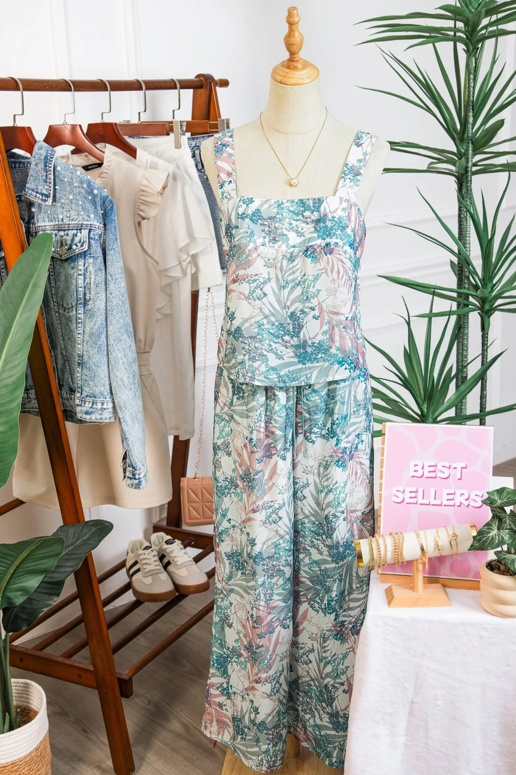 Zoe Tropical Palm Cropped Two Piece Sets