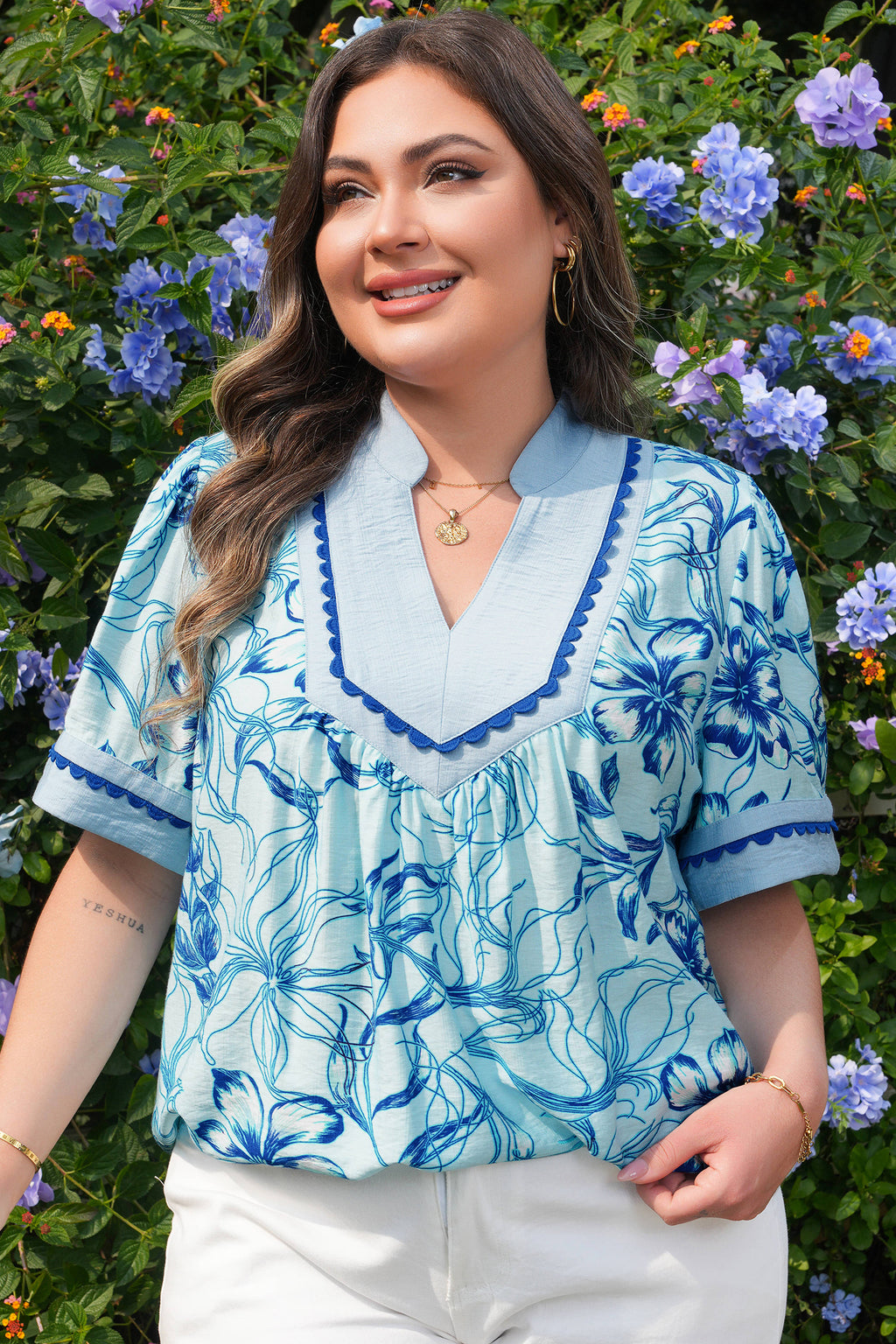 Sky Scalloped Trim Floral Sleeve