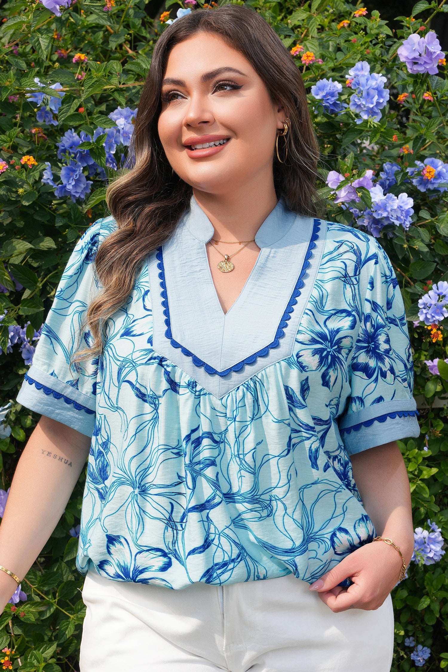 Sky Scalloped Trim Floral Sleeve