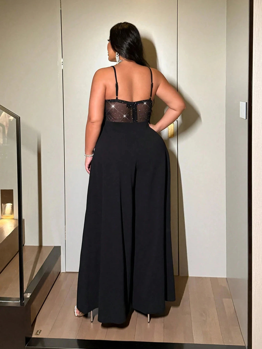 Plus-size women's sexy wide-leg jumpsuit, a stylish backless jumpsuit with shimmering
