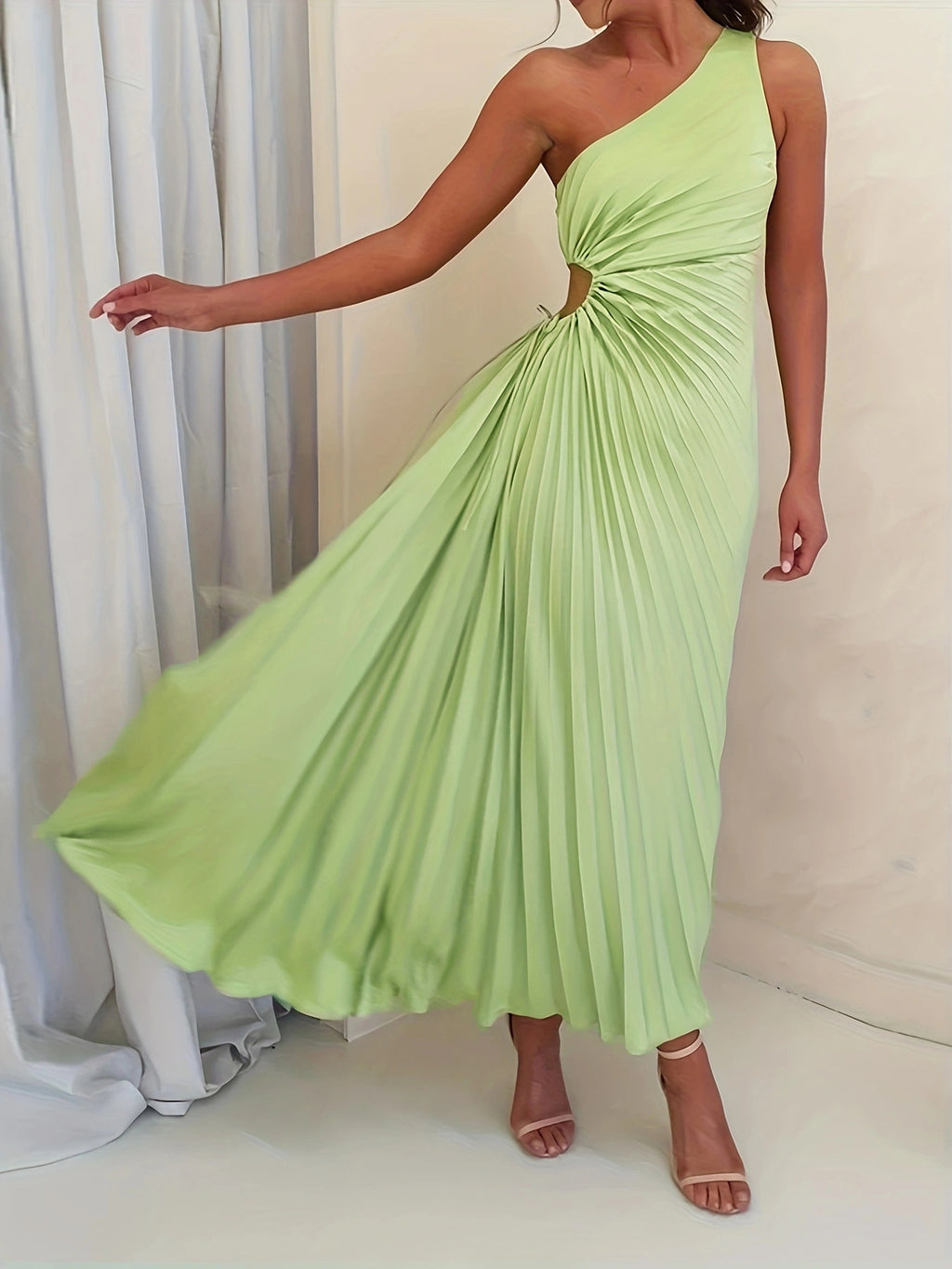 Portland One Shoulder Diagonal Collar Solid Color Crumpled Dress