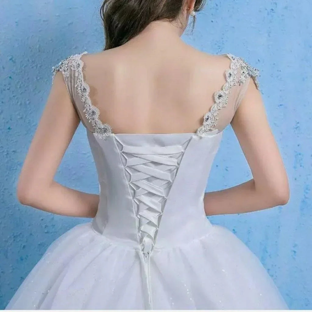 Luxury Wedding Dress Elegant Lace Appliques V-neck