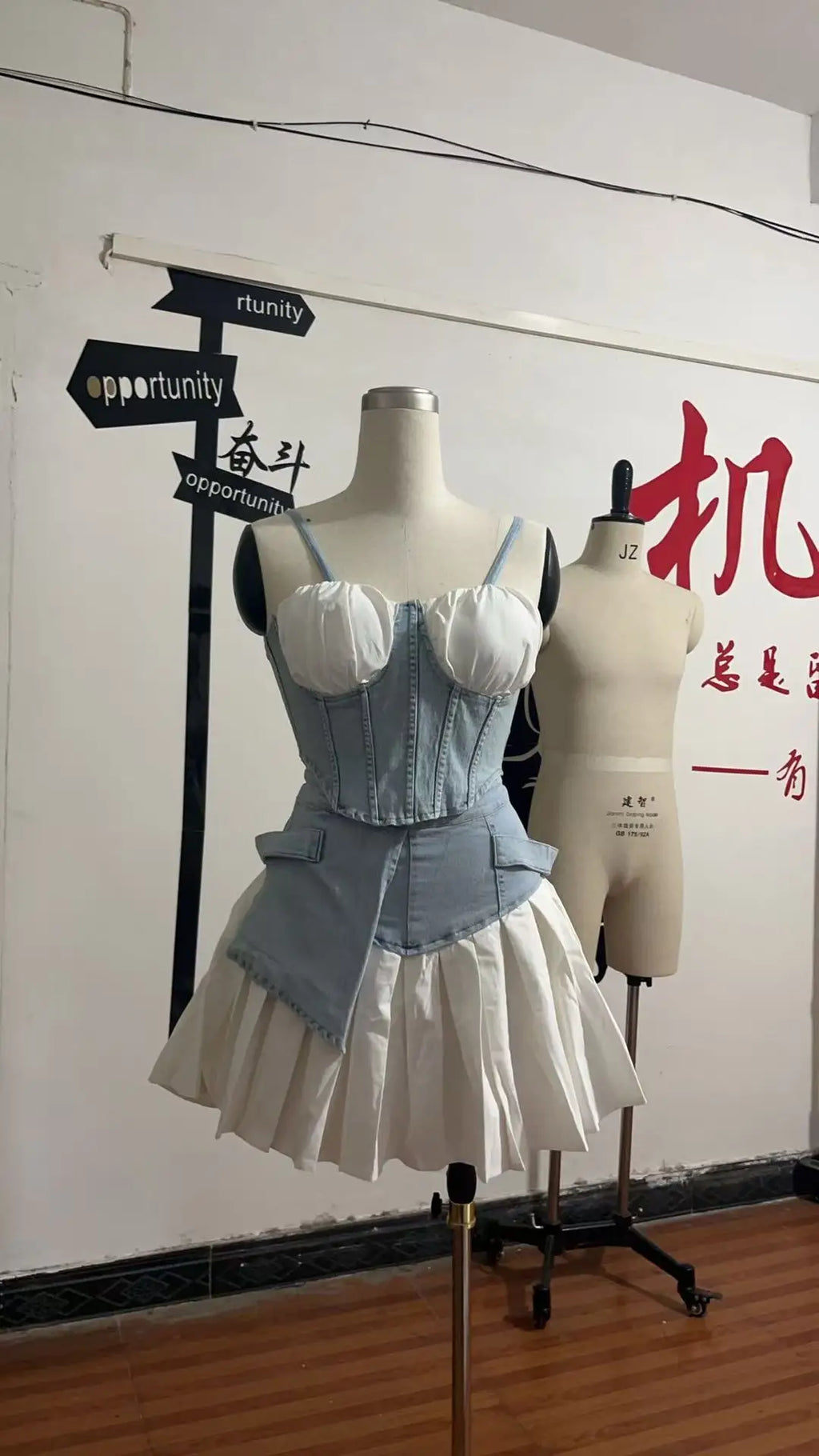 Lowville Sleeveless High Waist Slim Vest Street Wear Two-piece Sets