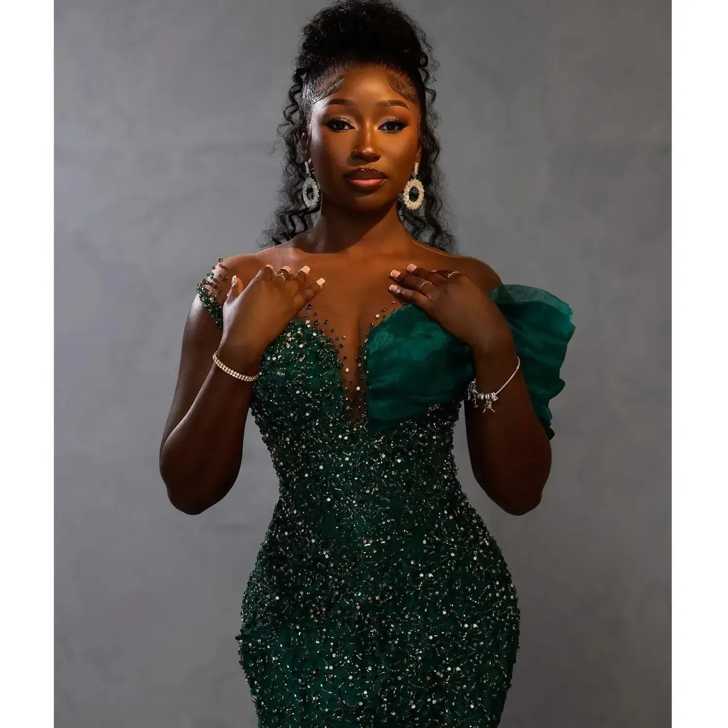 Betlement Sparkling Green Mermaid Ball Dress V Neck Backless Sexy Crystal Bead Dress