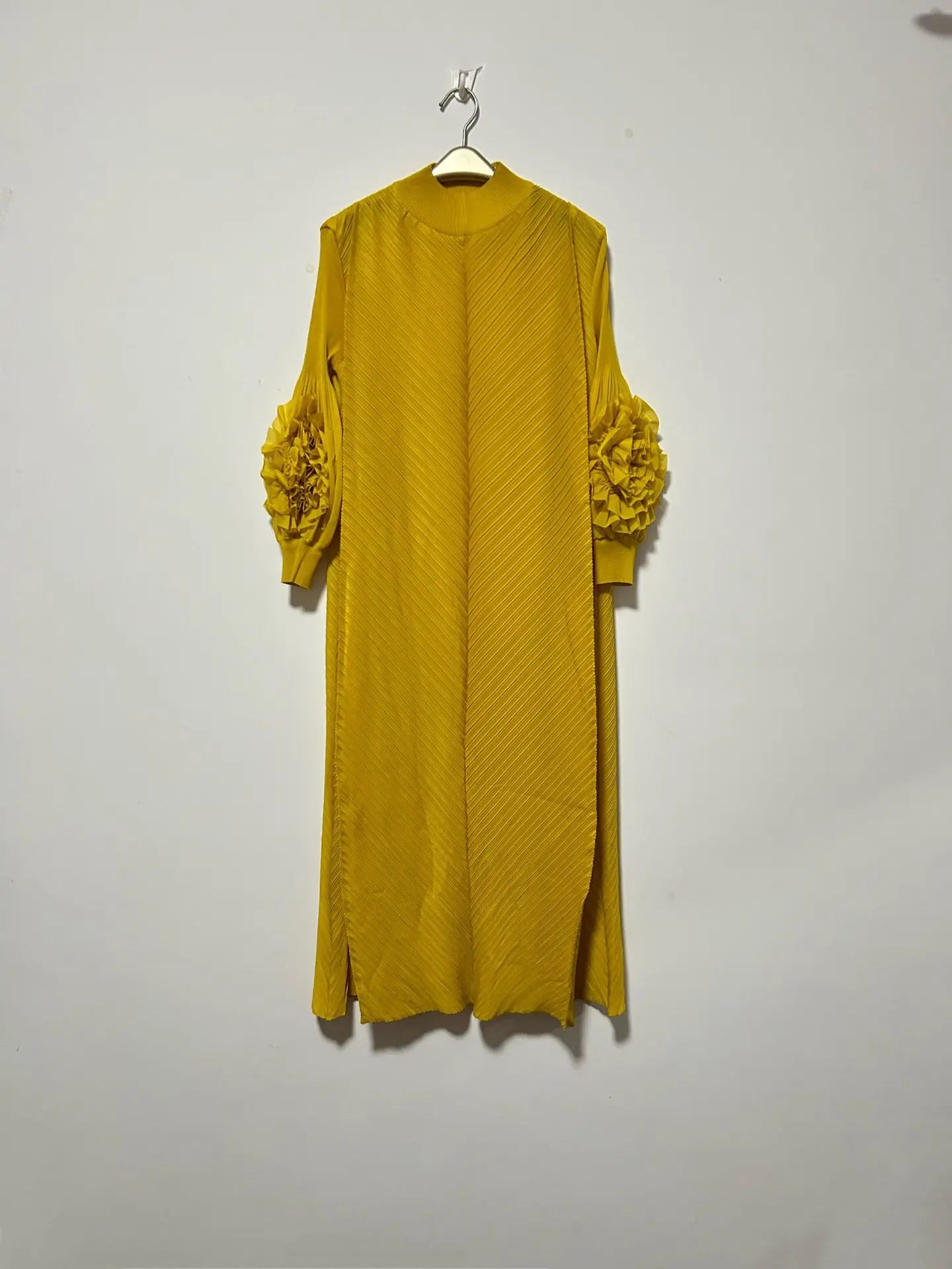 Miyake Solid Color Long Sleeved Three-dimensional Embroidered Temperament Long Loose Dress