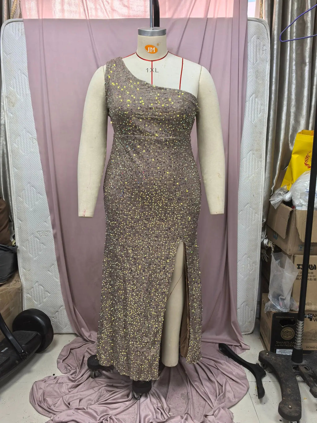 Norway Sequined One Shoulder Sleeveless Slim Elegant Slit Dress