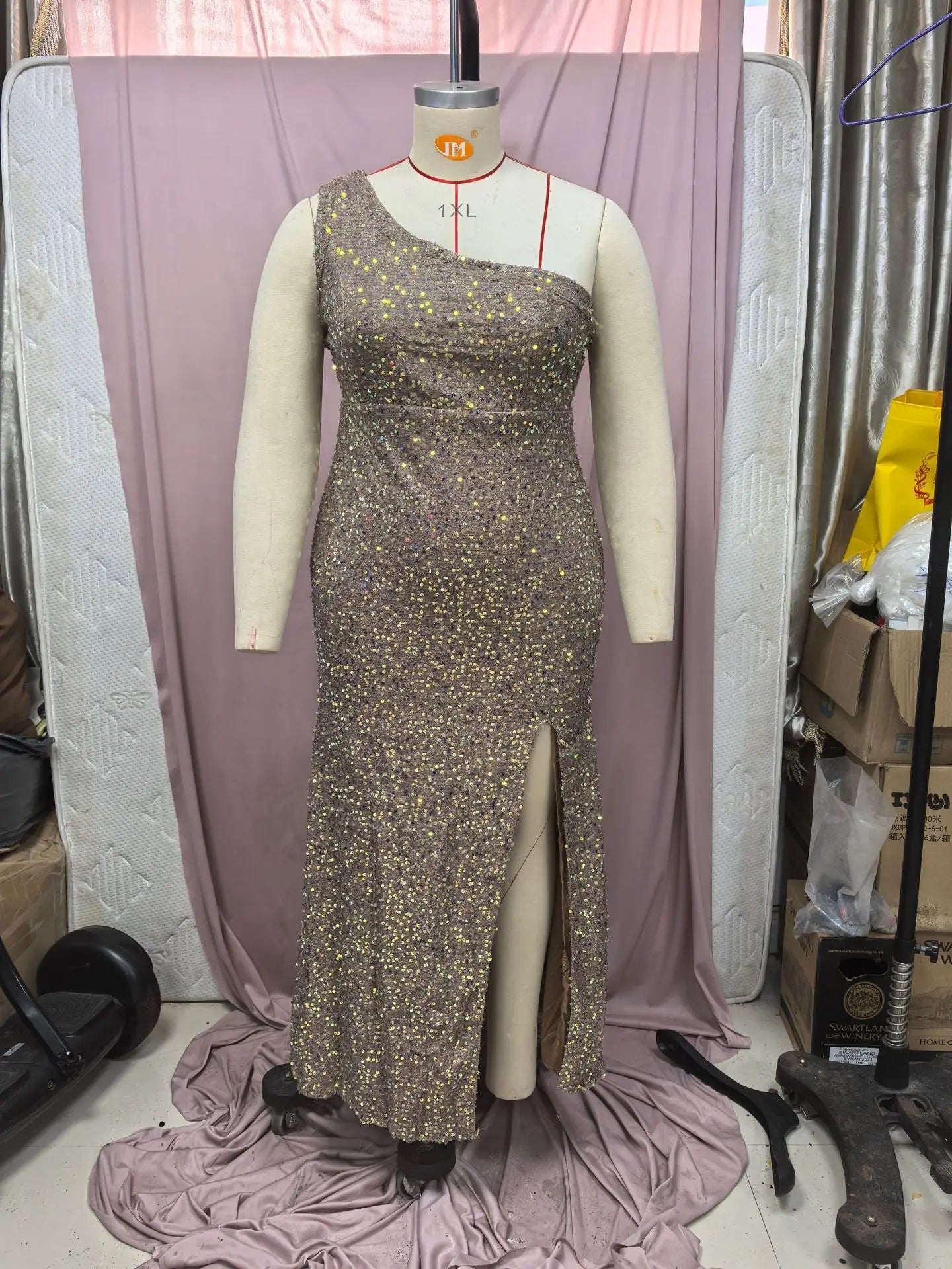 Norway Sequined One Shoulder Sleeveless Slim Elegant Slit Dress