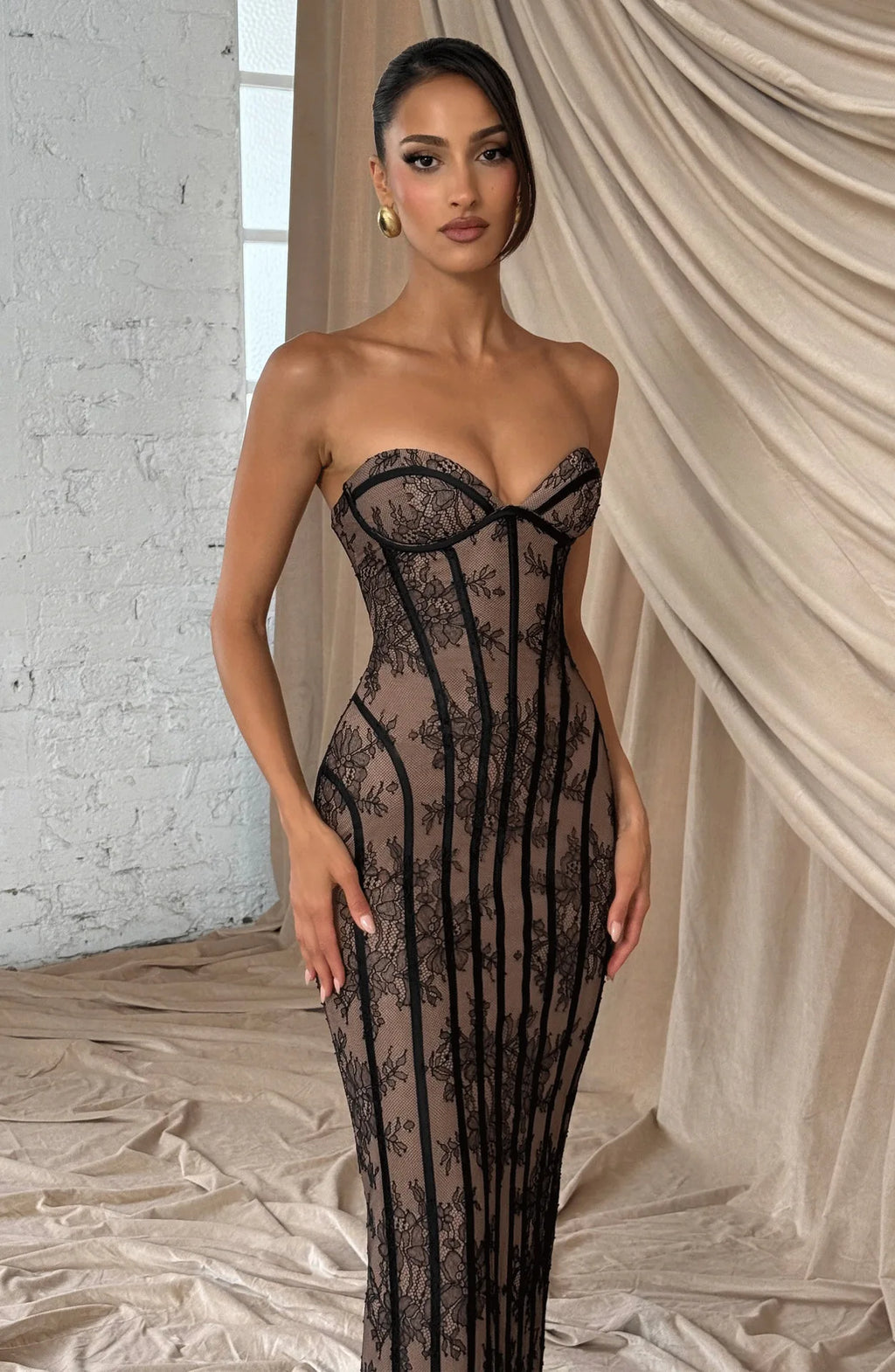 Belvidere Elegant Lace Strapless Waist Cinching Long Dress with Heart-Shaped