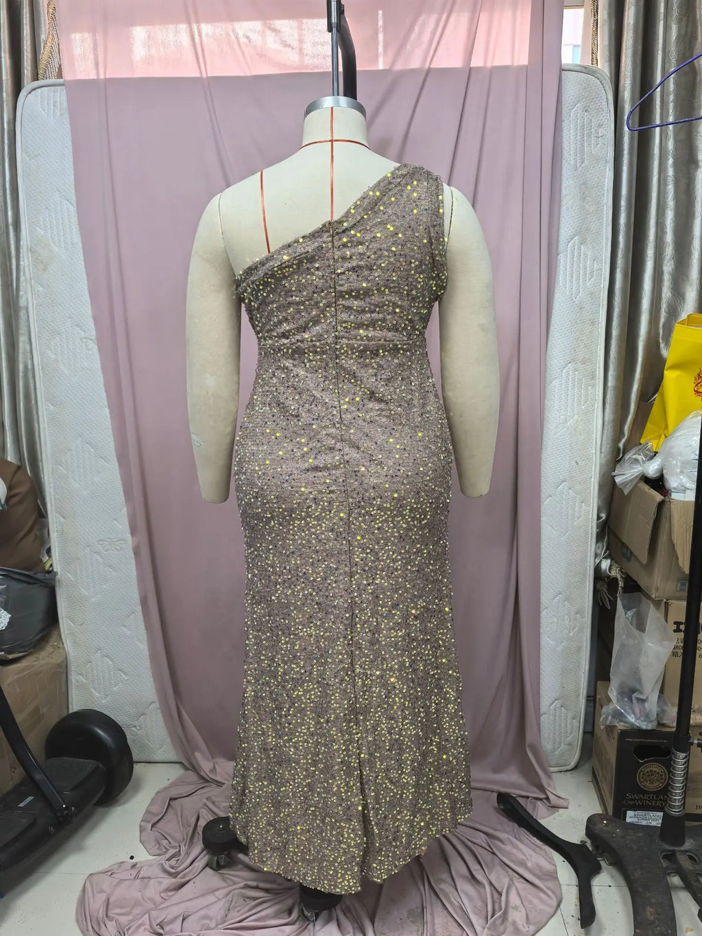 Norway Sequined One Shoulder Sleeveless Slim Elegant Slit Dress