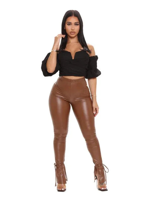 Alondra Vegan PU Leather Pants With Adjustable Suspender Straps Slit - Vestir en Moda