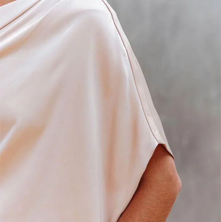 Annie Satin Top Oblique Shoulder Blouse - Vestir en Moda
