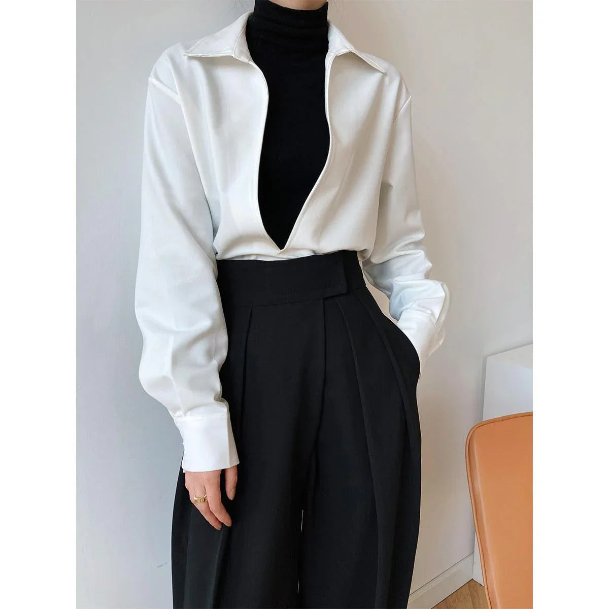 Eleanor Long Sleeve V-neck Fashionable Outerwear Blouse - Vestir en Moda
