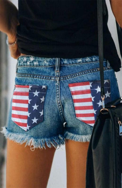 Elisa American Flag Pocket Distressed Raw Hem Jeans Shorts - Vestir en Moda