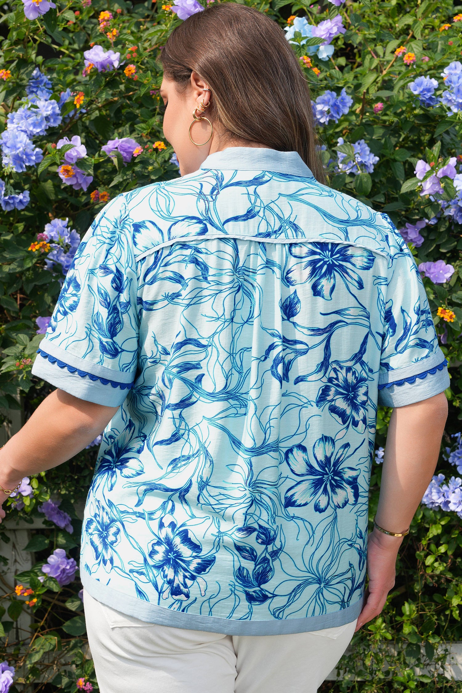 Sky Scalloped Trim Floral Sleeve