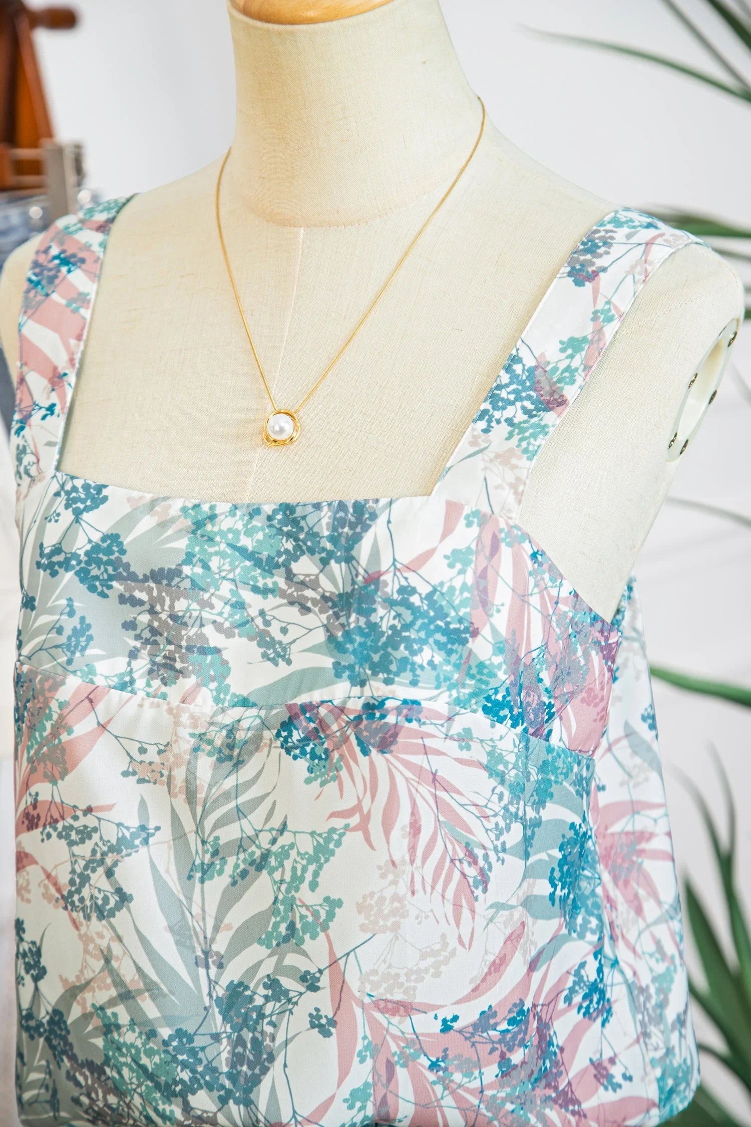 Zoe Tropical Palm Cropped Two Piece Sets