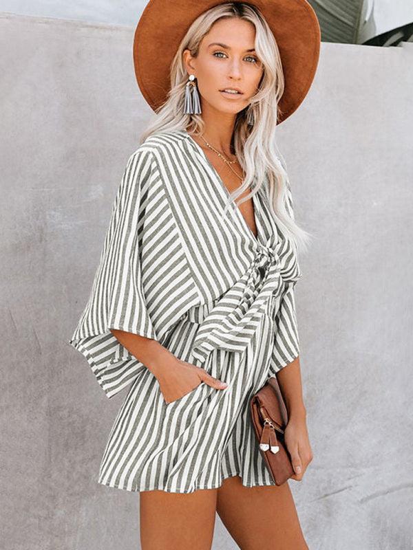 Gabriela Women Slim Waist Striped Deep V Trumpet Sleeve Rompers - Vestir en Moda