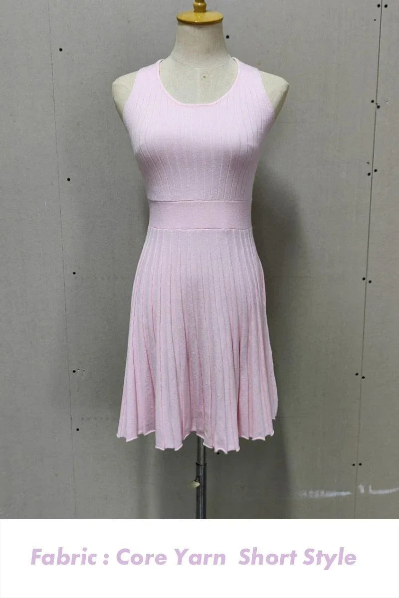 Nia Sleeveless Pleat Round Neck A-line Pit Strip Slim Long Dress - Vestir en Moda
