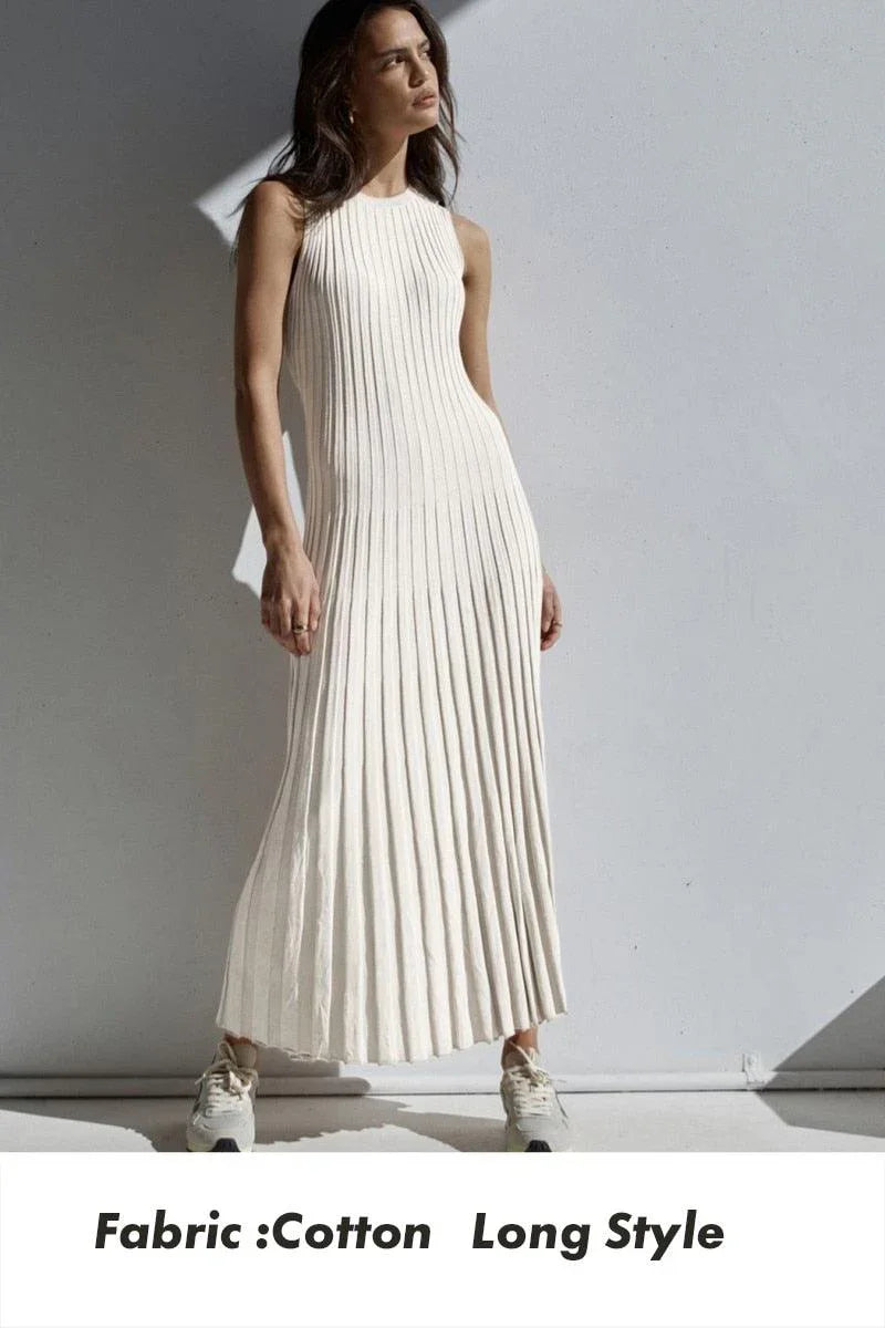 Nia Sleeveless Pleat Round Neck A-line Pit Strip Slim Long Dress - Vestir en Moda