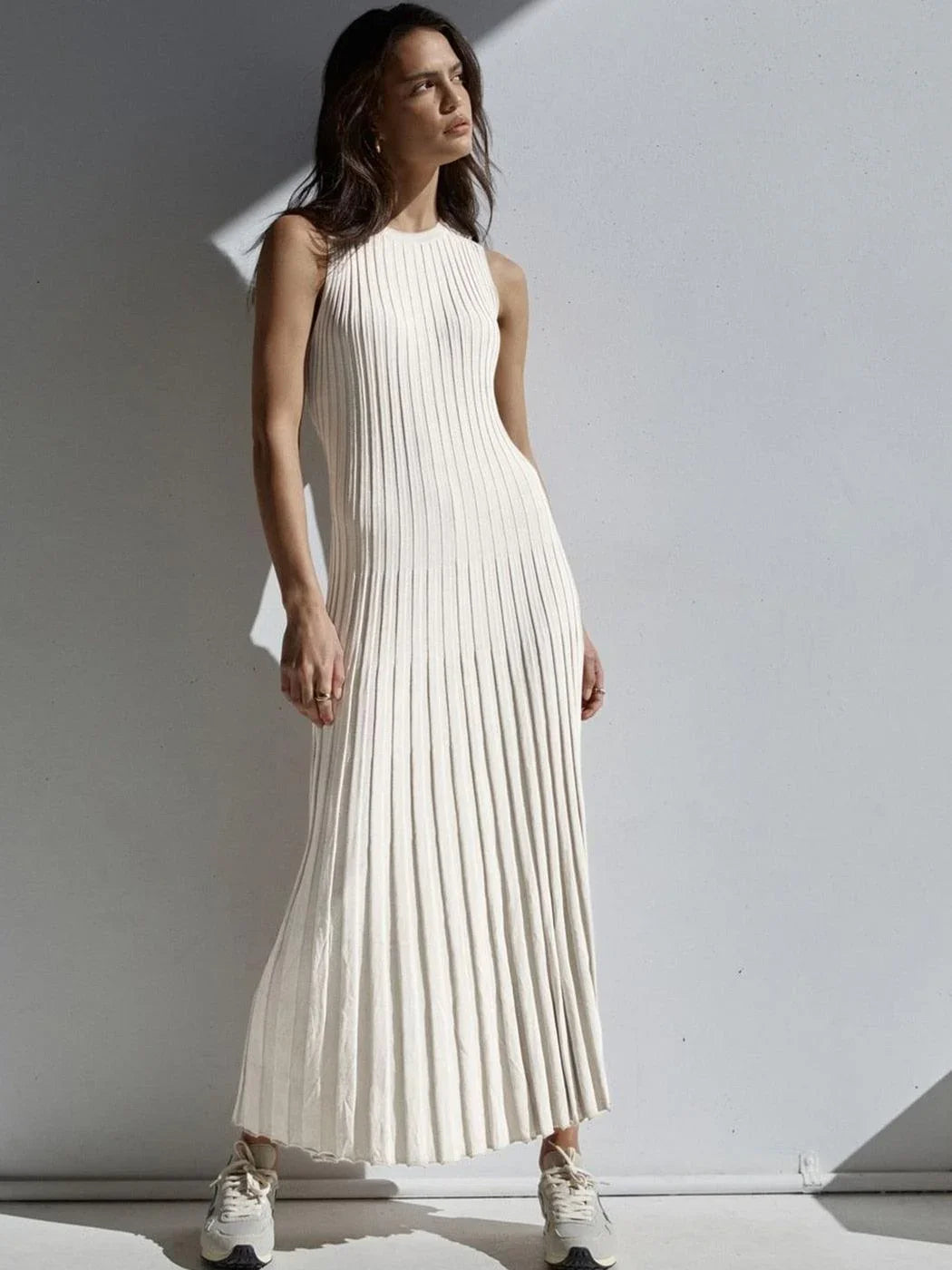 Nia Sleeveless Pleat Round Neck A-line Pit Strip Slim Long Dress - Vestir en Moda