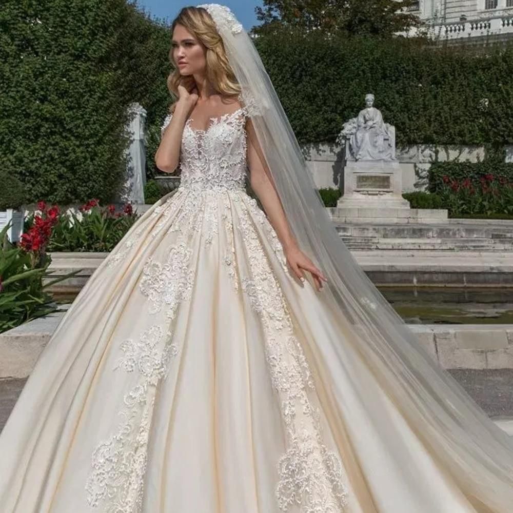 Vintage Cap Sleeve Luxury Ball Gown Wedding Dress