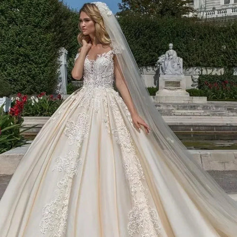 Vintage Cap Sleeve Luxury Ball Gown Wedding Dress