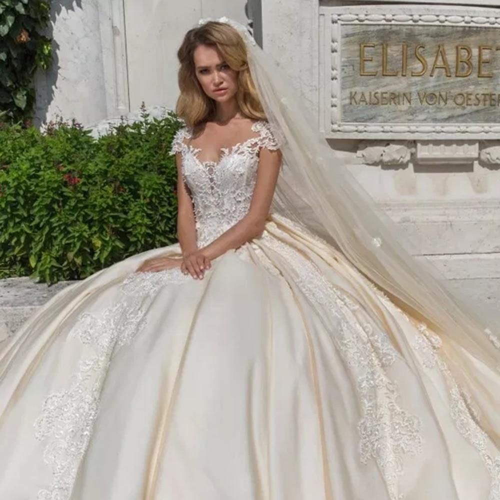 Vintage Cap Sleeve Luxury Ball Gown Wedding Dress