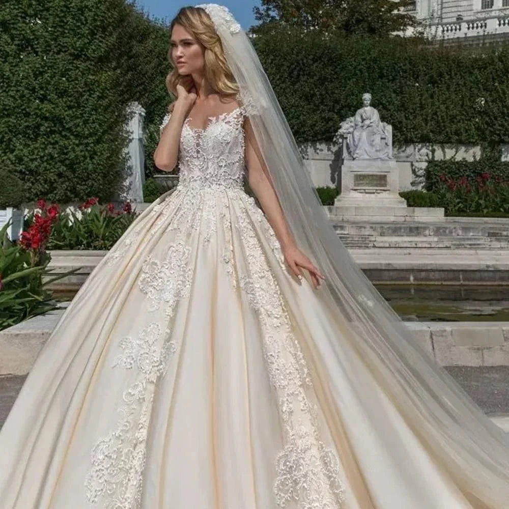 Vintage Cap Sleeve Luxury Ball Gown Wedding Dress
