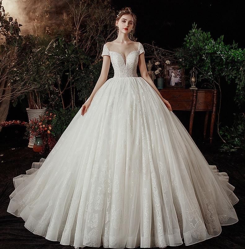 Luxury Wedding Dress With Sparkling Shiny Crystal Beads