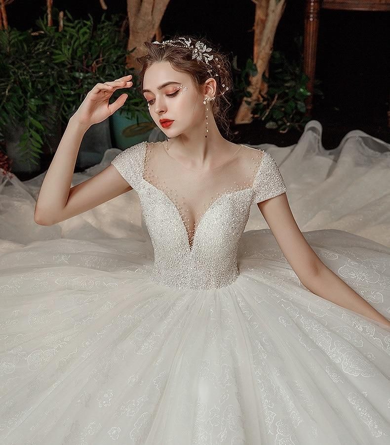 Luxury Wedding Dress With Sparkling Shiny Crystal Beads