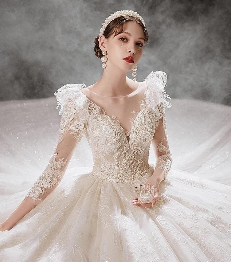 Luxurious Princess Wedding Dresses with Shiny Pearls