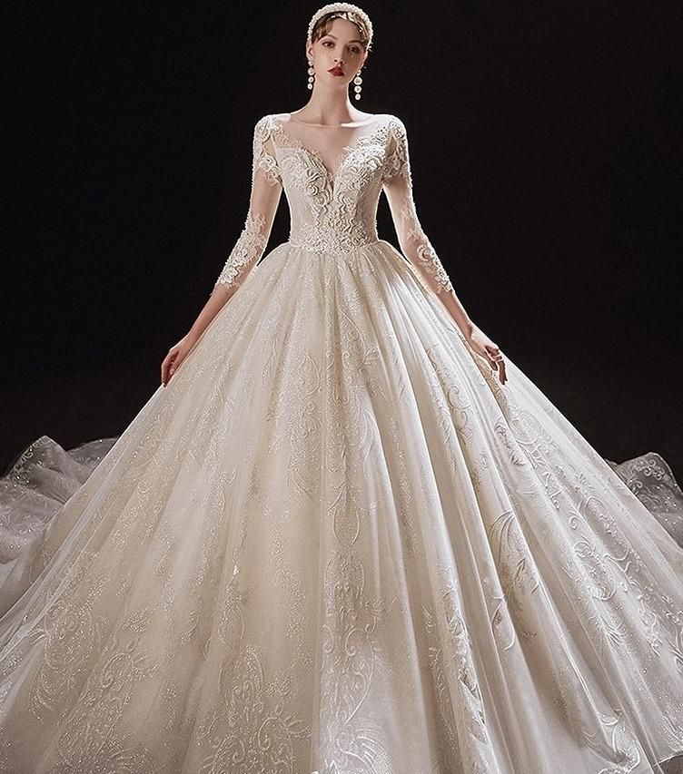 Luxurious Princess Wedding Dresses with Shiny Pearls