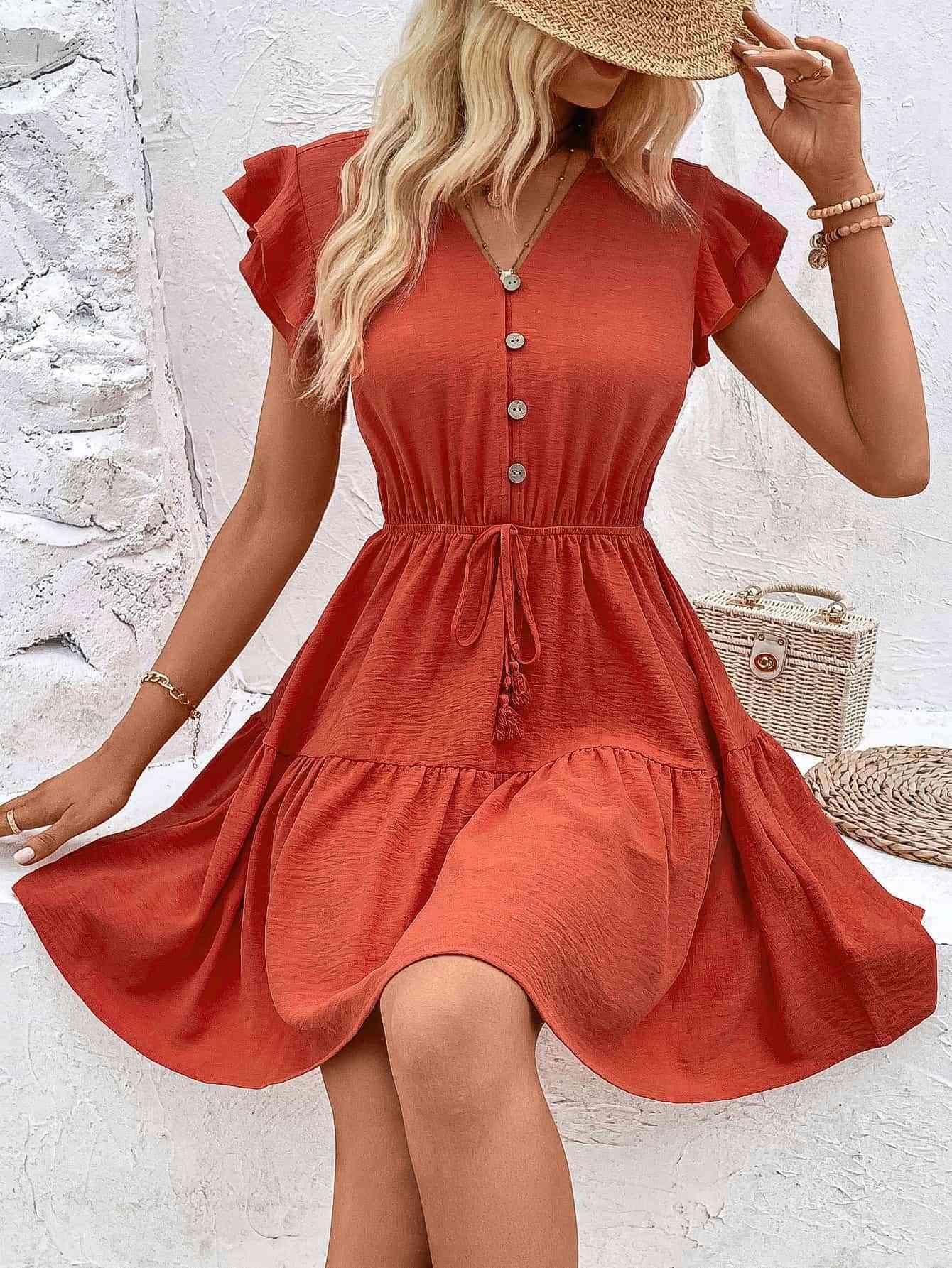 Alexa Tassel Tie V-Neck Flutter Sleeve Dress - Vestir en Moda